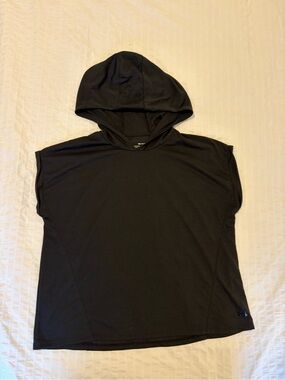 Under Armour Black Sleeveless Hooded Workout Top